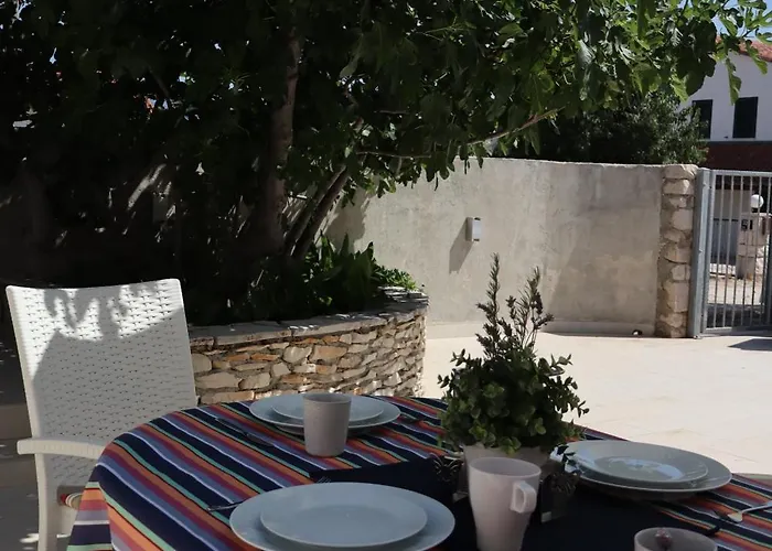 Apartman Fig Tree Povlja